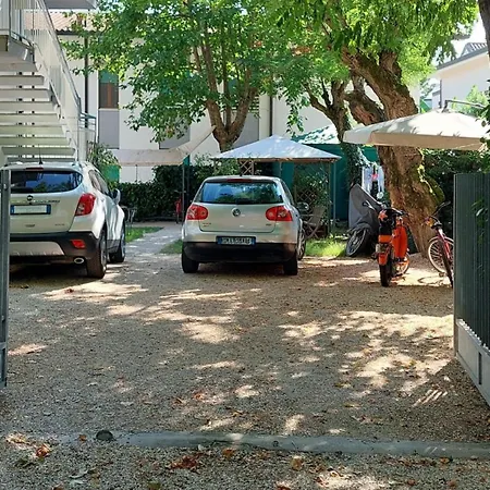 Cn028 - Cesenatico, Federica - Comodo Trilocale Con Posto Auto 切塞纳蒂科