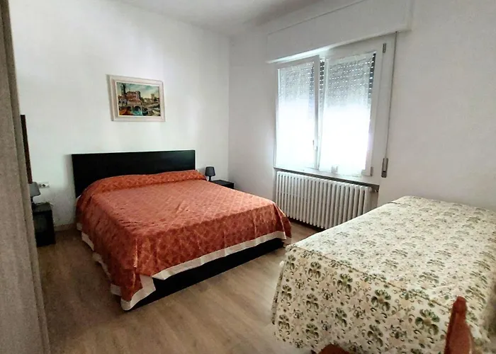 Cn028 - Cesenatico, Federica - Comodo Trilocale Con Posto Auto